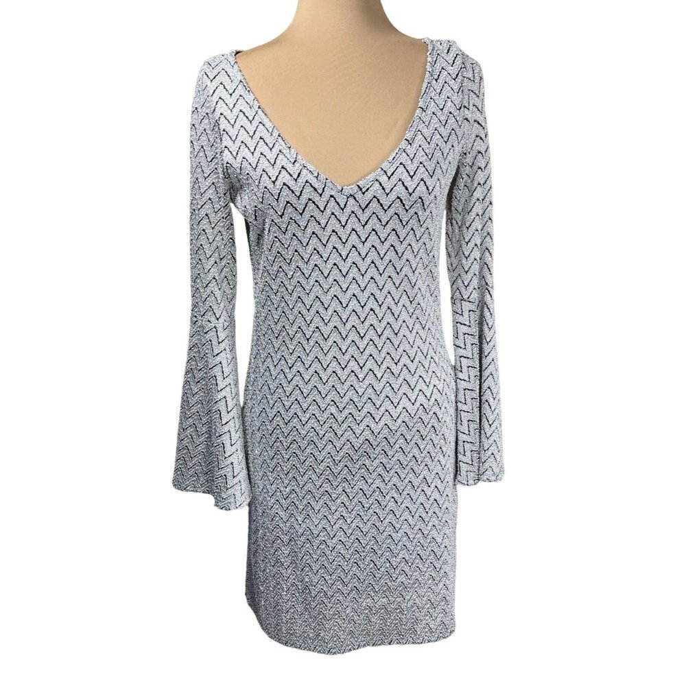 Basically Me Dress V-Neck Bell Sleeve Chevron Black White Size L Large